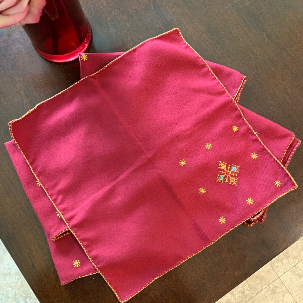 Napkin Set - Picture 4 of 4
